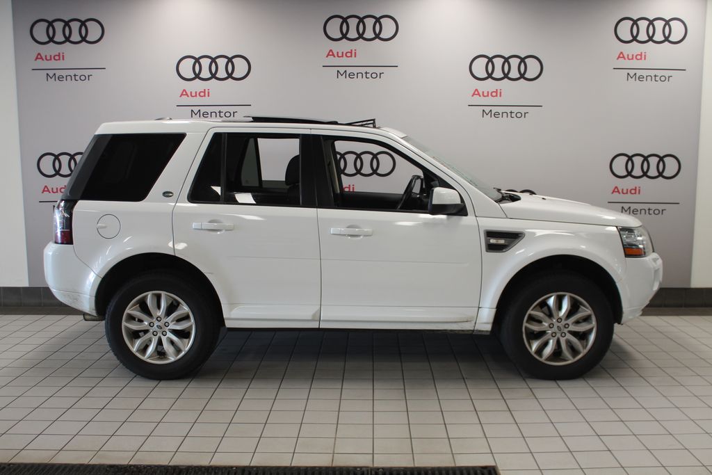 Thumbnail: 2014 Land Rover LR2 - 7