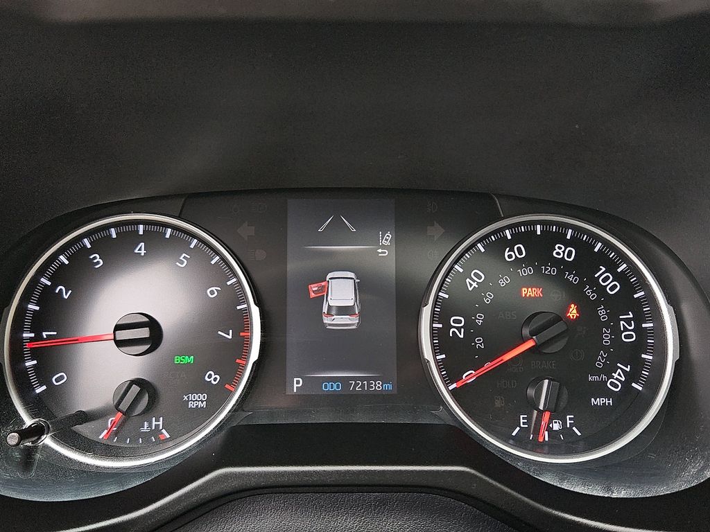 Thumbnail: 2019 Toyota RAV4 - 21