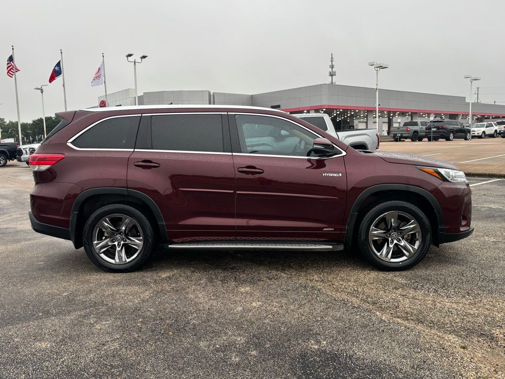 2019 Toyota Highlander Hybrid Limited photo