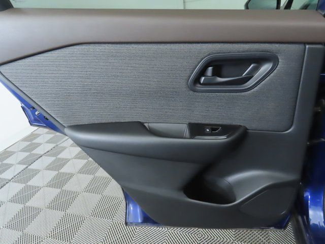 Thumbnail: 2023 Nissan Rogue - 26