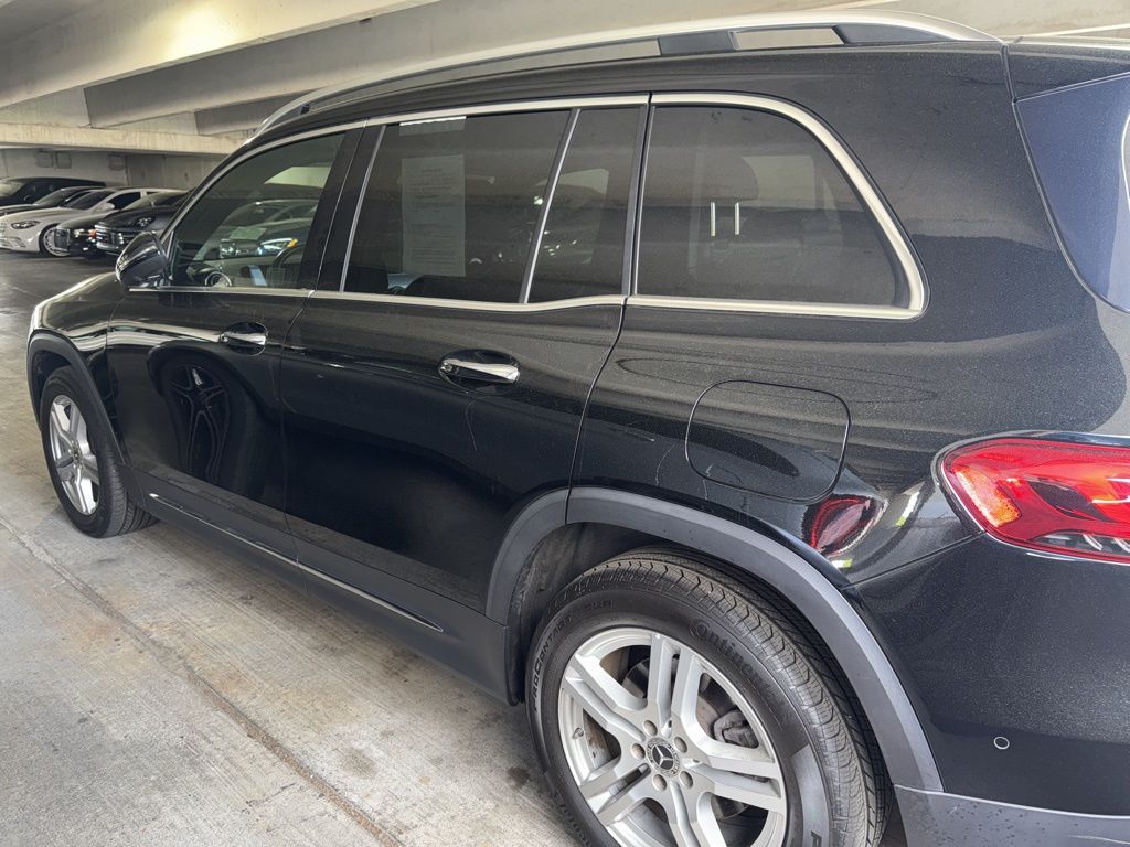 Thumbnail: 2022 Mercedes-Benz GLB - 4