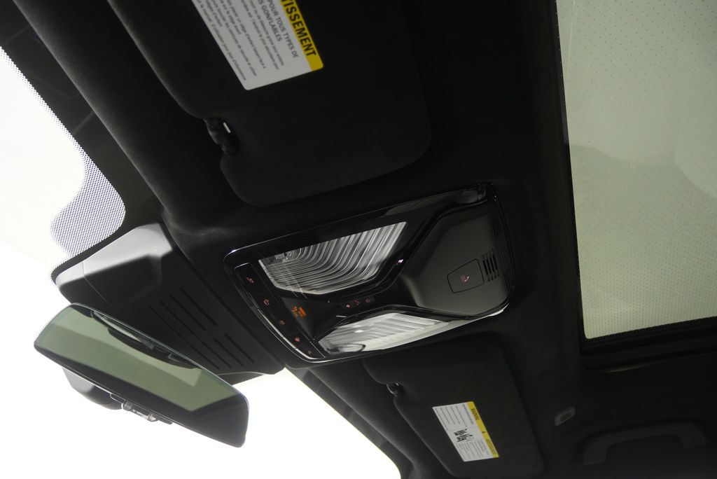 Thumbnail: 2026 BMW X7 - 21