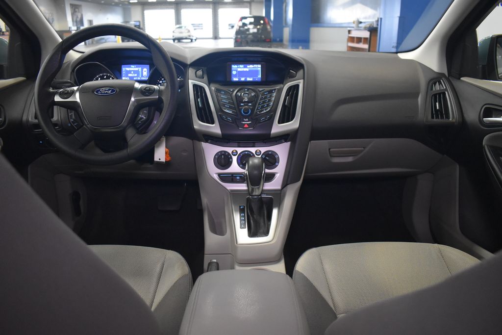 2012 Ford Focus SE 15