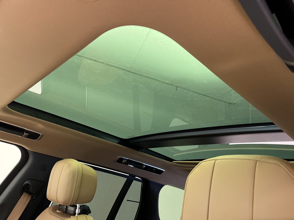 Thumbnail: 2026 Land Rover Range Rover - 22