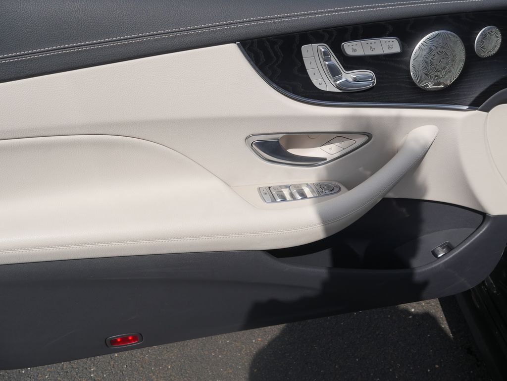 Thumbnail: 2022 Mercedes-Benz E-Class - 16