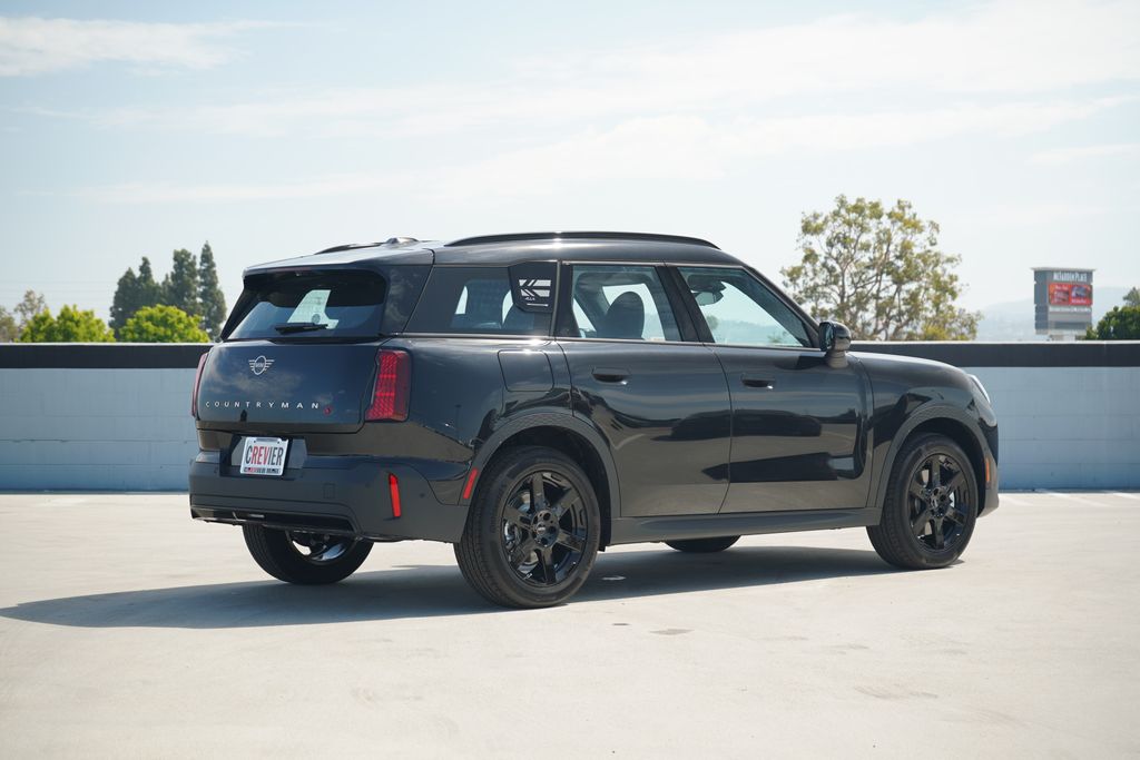 Thumbnail: 2027 MINI Cooper Countryman - 3