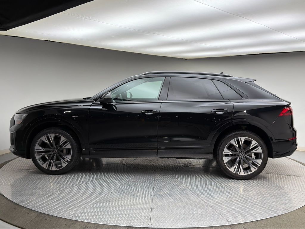 Thumbnail: 2025 Audi Q8 - 2