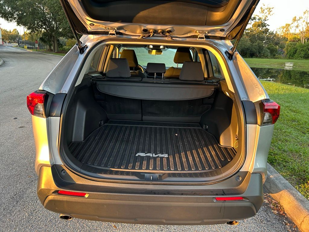 Thumbnail: 2025 Toyota RAV4 - 10
