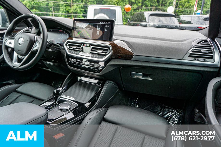 Used 2025 Black BMW xDrive30i image 24