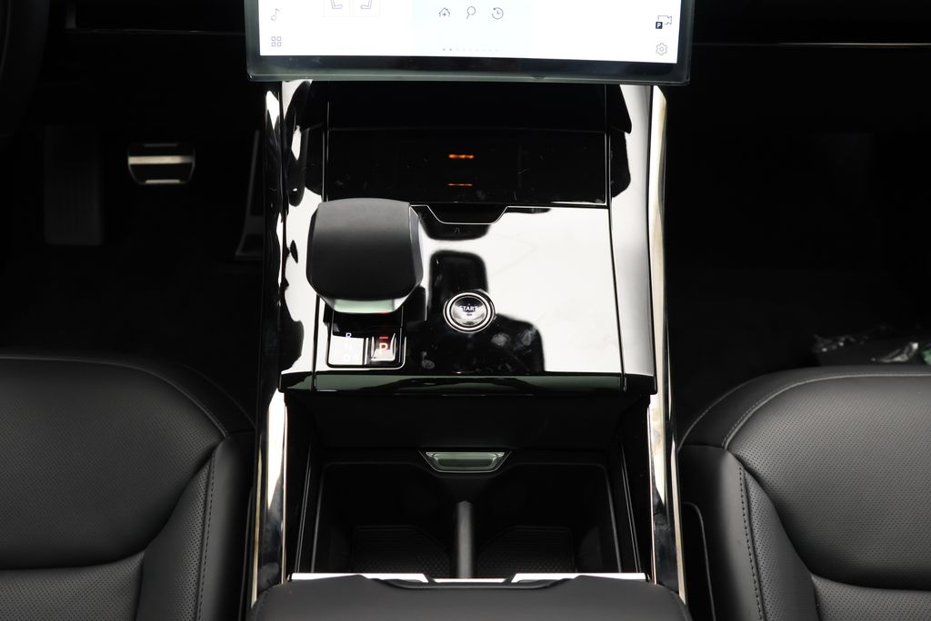 Thumbnail: 2026 Land Rover Range Rover Sport - 21
