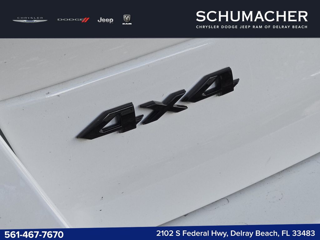 new 2025 Jeep Grand Cherokee car, priced at $64,075