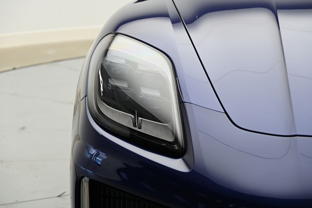 Thumbnail: 2024 Porsche Panamera - 8
