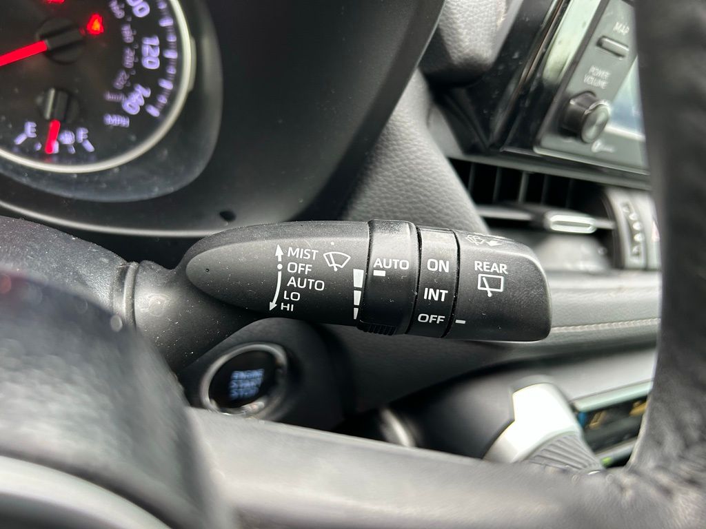 2020 Toyota RAV4 XLE Premium 22