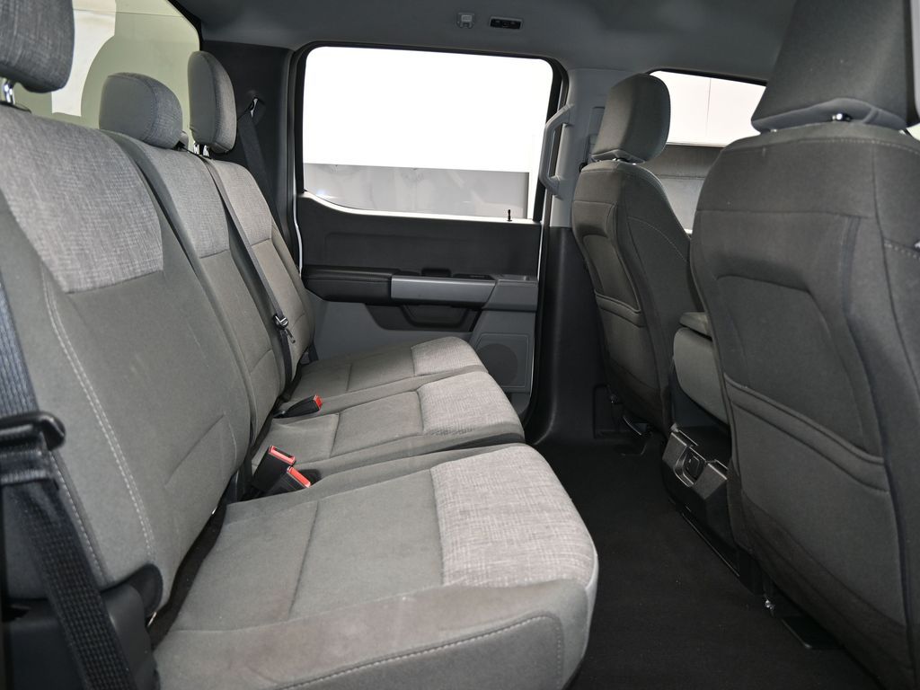 Used 2025 Oxford White Ford XLT image 40