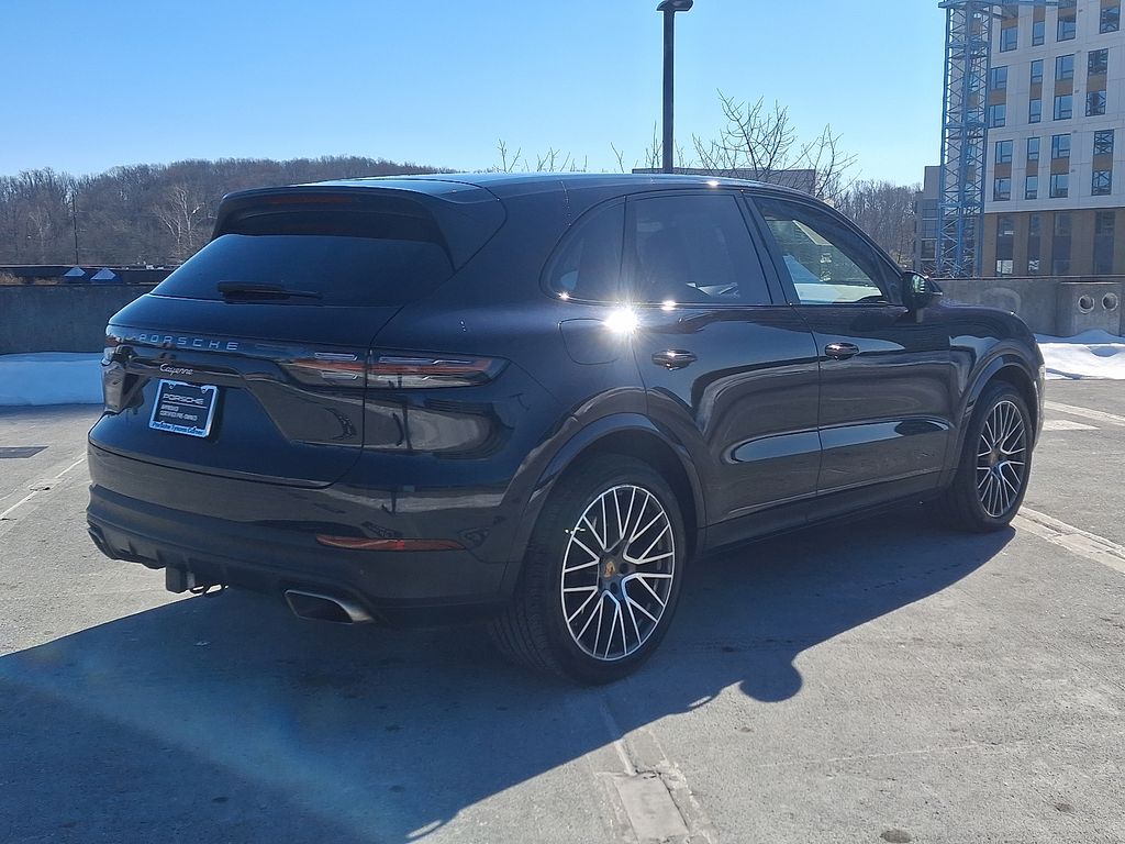 Thumbnail: 2022 Porsche Cayenne - 8