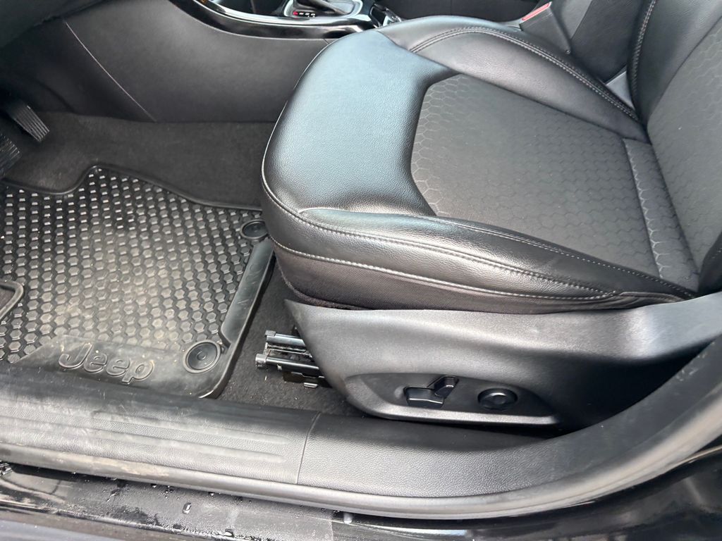 Used Car 2021 Jeep Compass  Altitude For Sale Under $25,000 In Austin, Texas