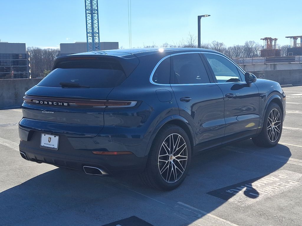 2025 Porsche Cayenne E-Hybrid 8