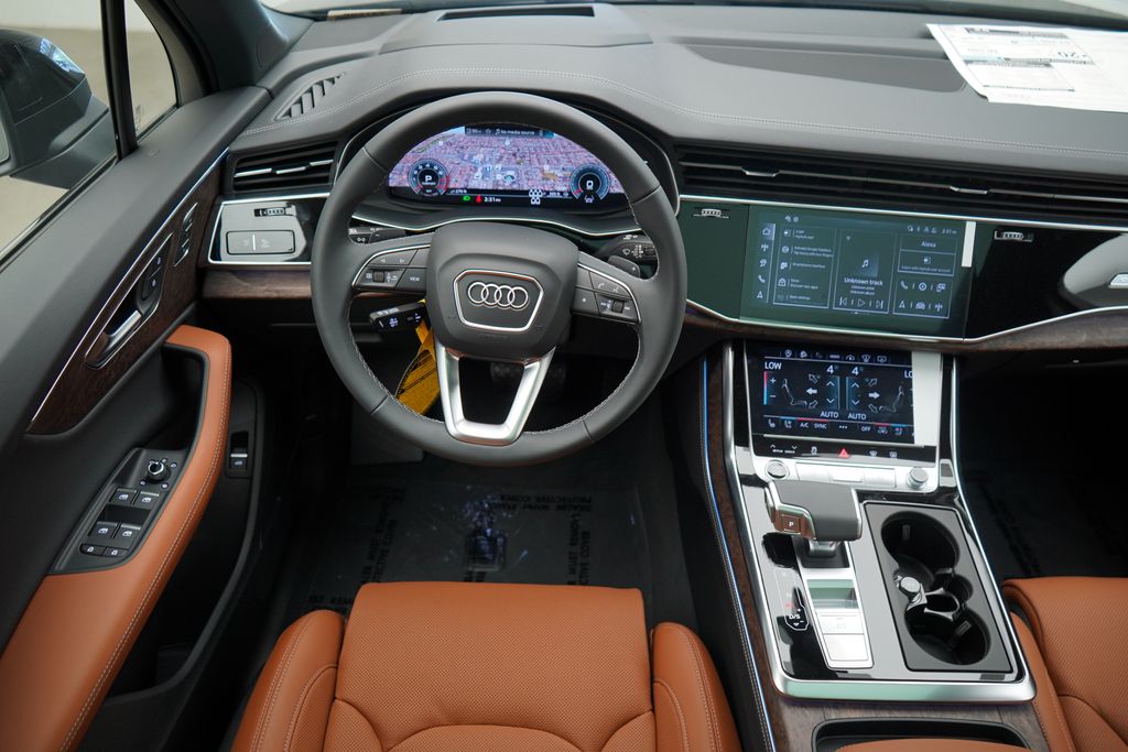 2025 Audi Q7  13