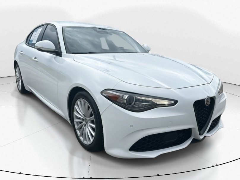 2022 Alfa White Alfa Romeo Giulia Sprint RWD Sedan