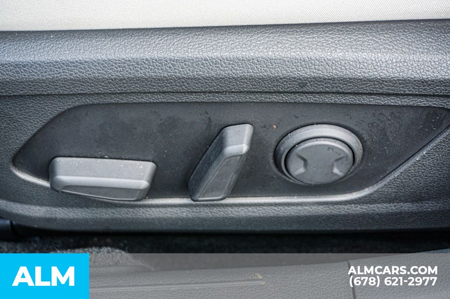 Used 2024 Silver Hyundai SEL image 49