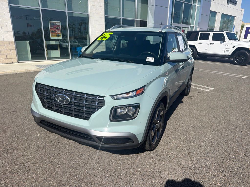 2025 Hyundai Venue SEL FWD   