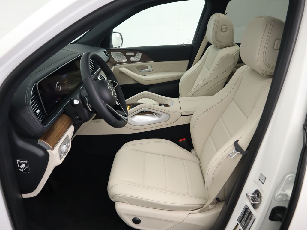 2025 Mercedes-Benz GLS 450 4MATIC 21