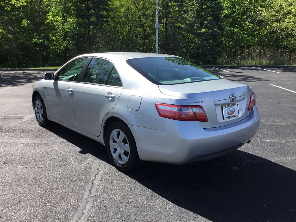 2009 Toyota Camry LE 3