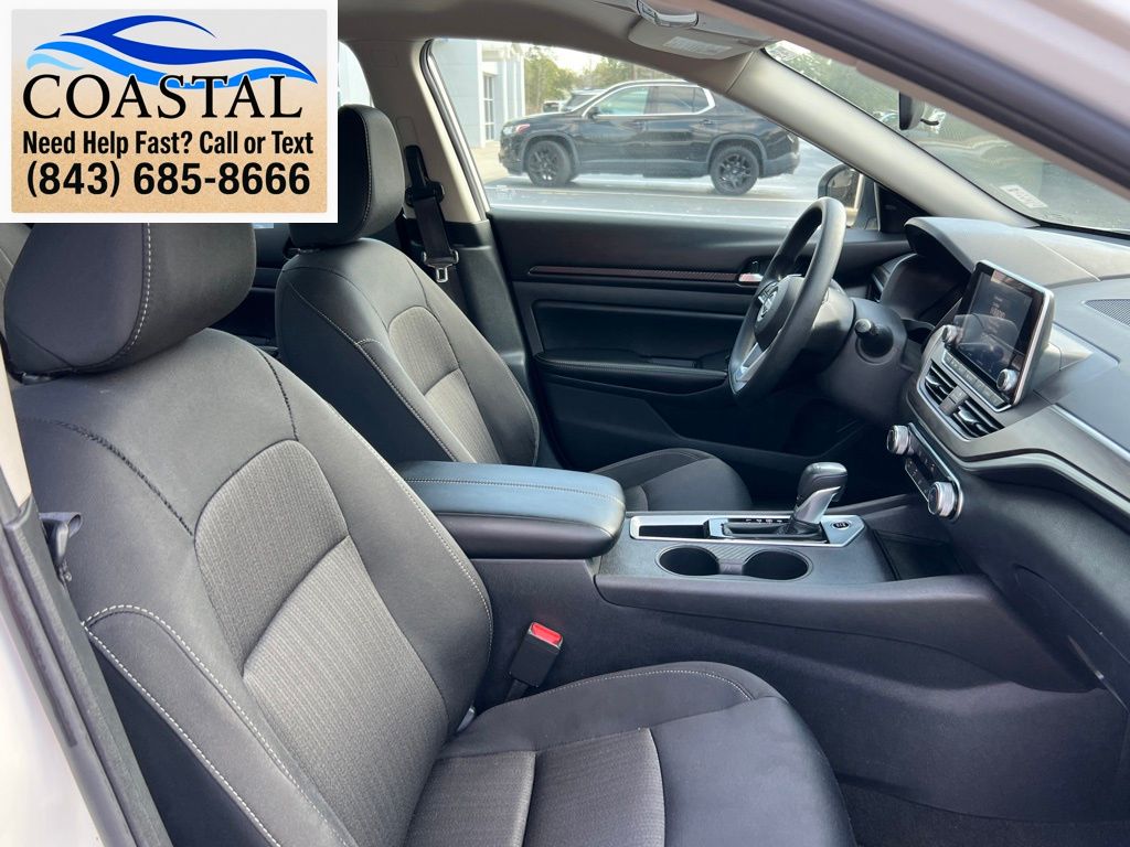 2025 Nissan Altima 2.5 SV White at Davis Toyota of Orangeburg