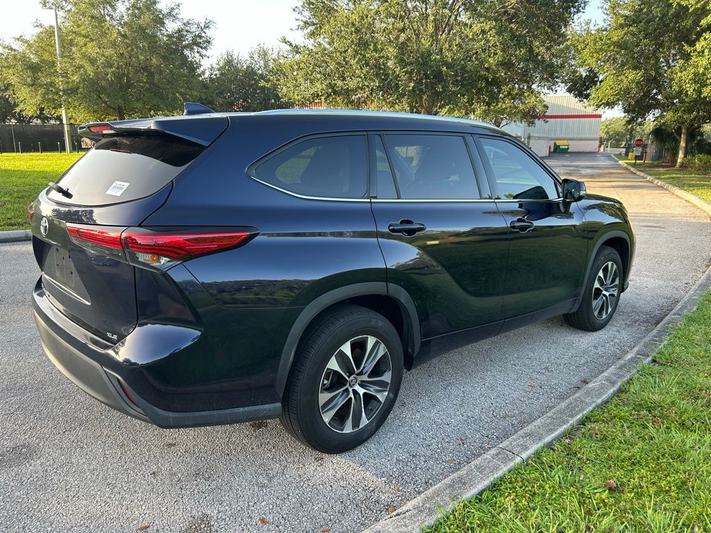 Thumbnail: 2020 Toyota Highlander - 5