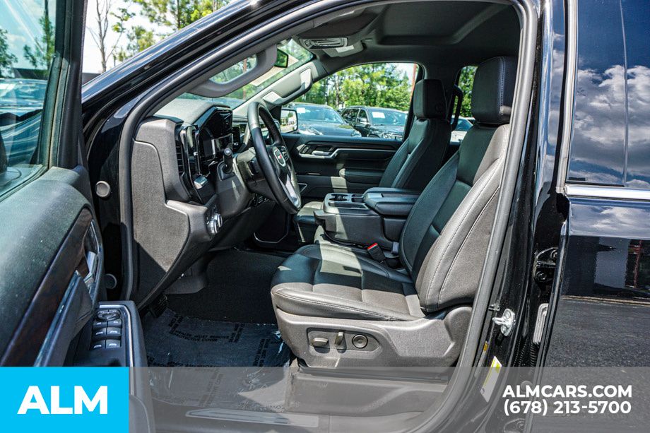 Used 2025 Black GMC SLT image 19