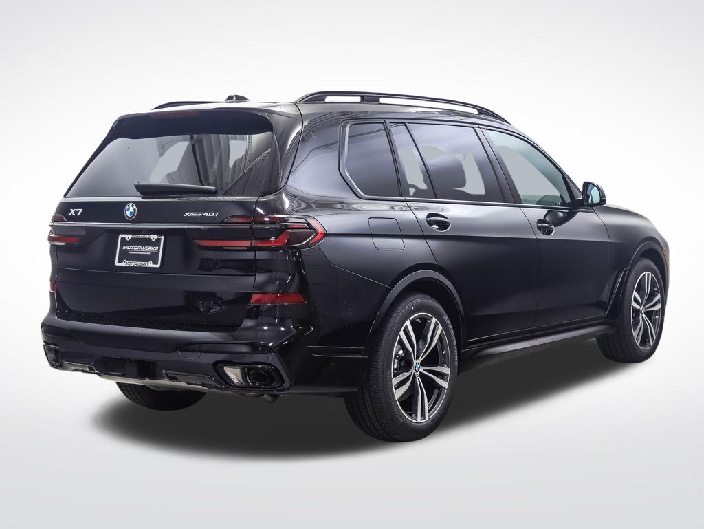 Thumbnail: 2027 BMW X7 - 5