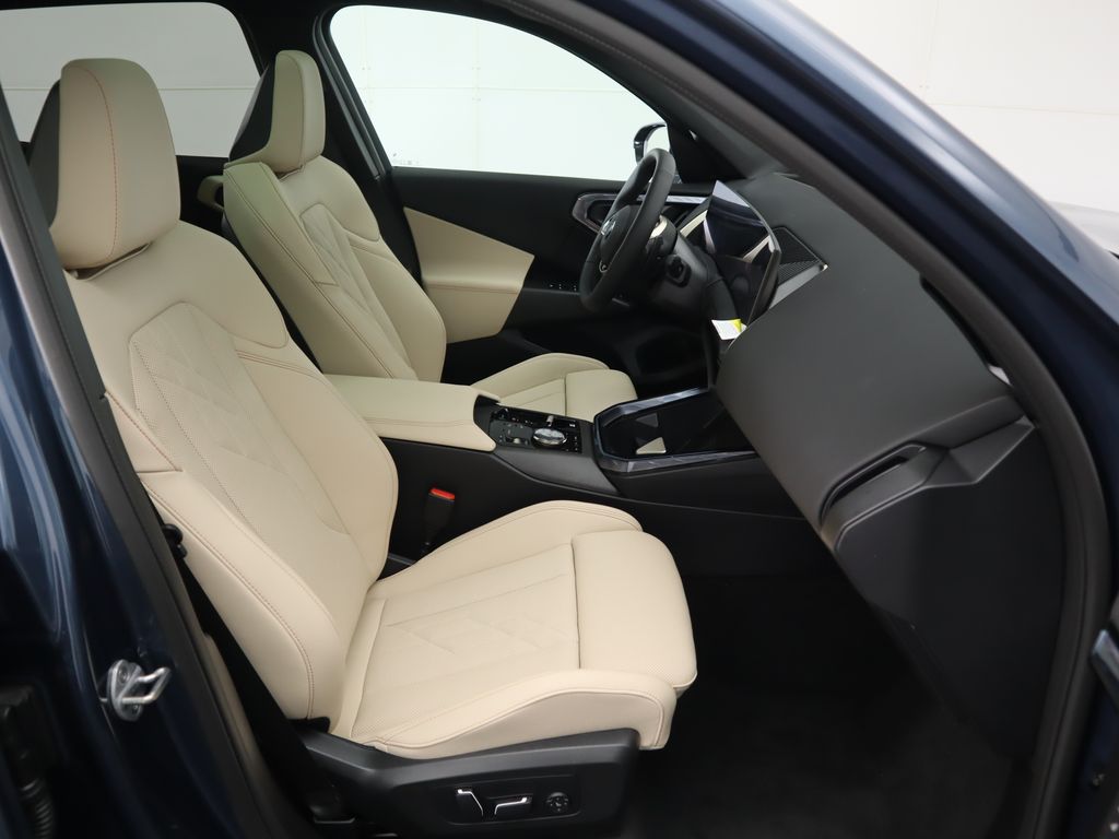 Thumbnail: 2025 BMW X3 - 21