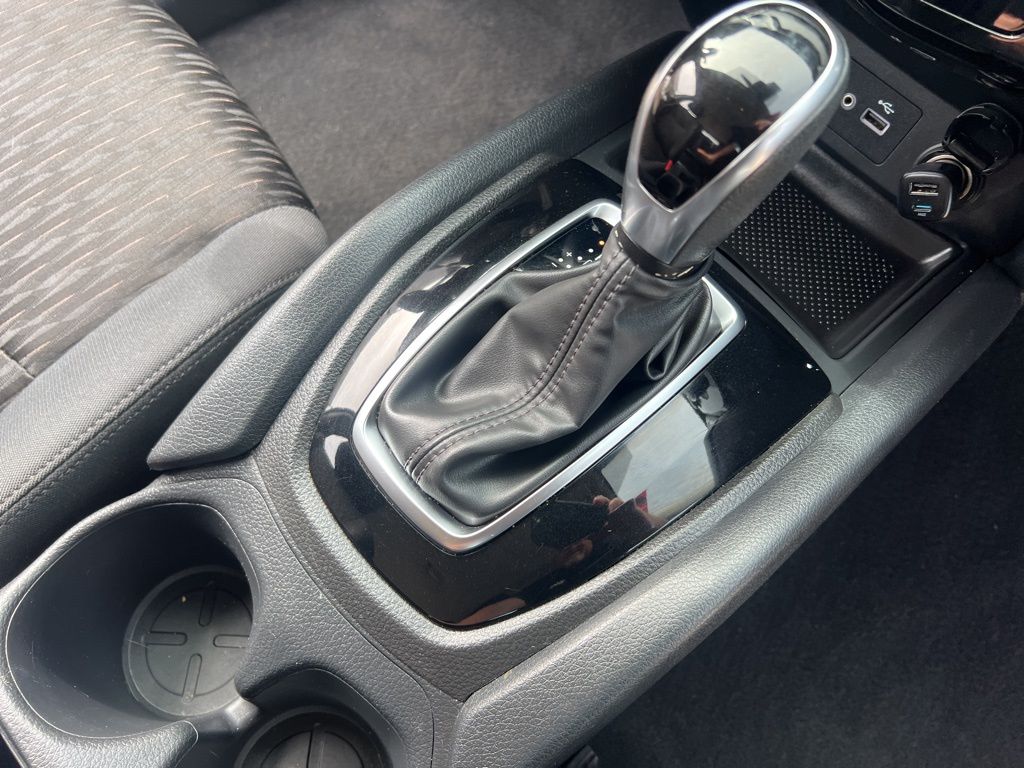 2019 Nissan Rogue S photo