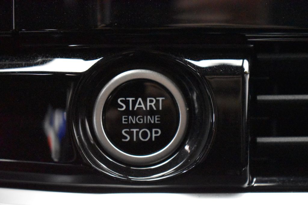 Thumbnail: 2023 Nissan Pathfinder - 21