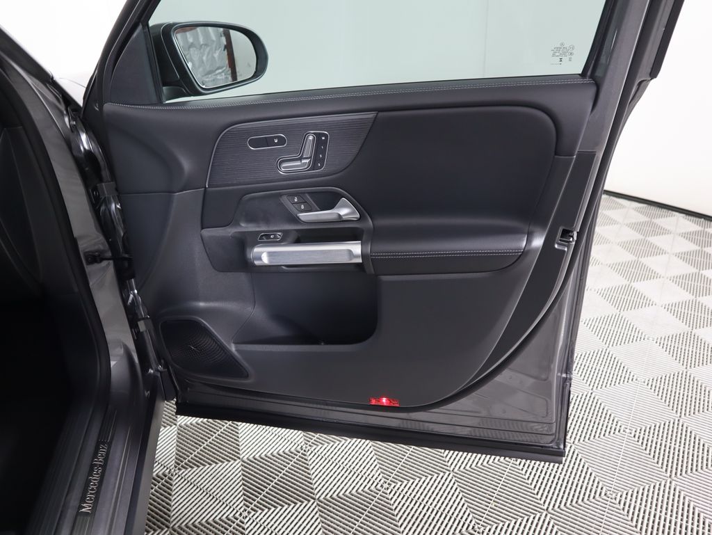 Thumbnail: 2026 Mercedes-Benz GLB - 26