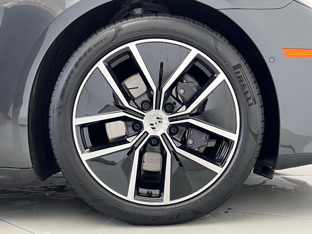 Thumbnail: 2025 Porsche Panamera - 27