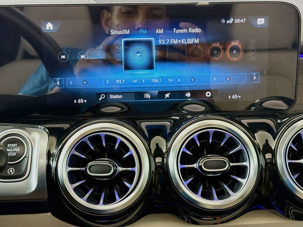 Thumbnail: 2023 Mercedes-Benz GLB - 15