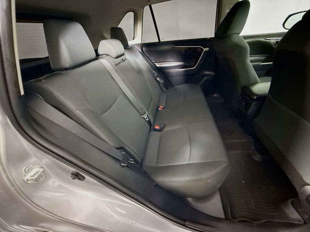 Thumbnail: 2022 Toyota RAV4 - 25