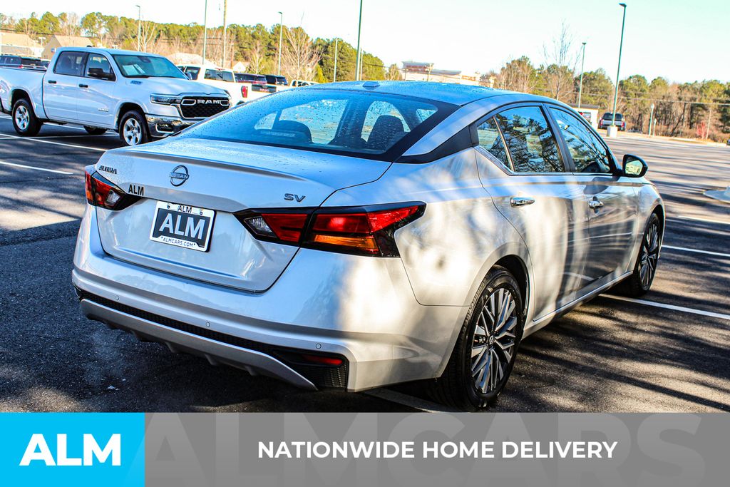 Used 2024 Silver Nissan 2.5 SV image 5