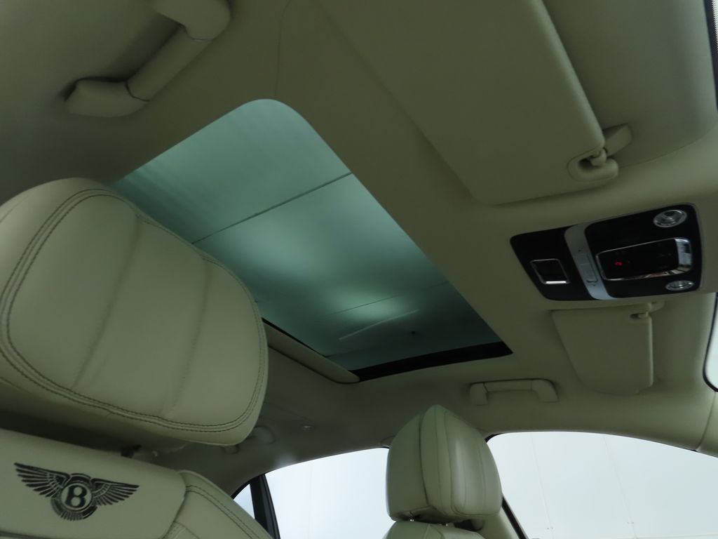 Thumbnail: 2020 Bentley Flying Spur - 19