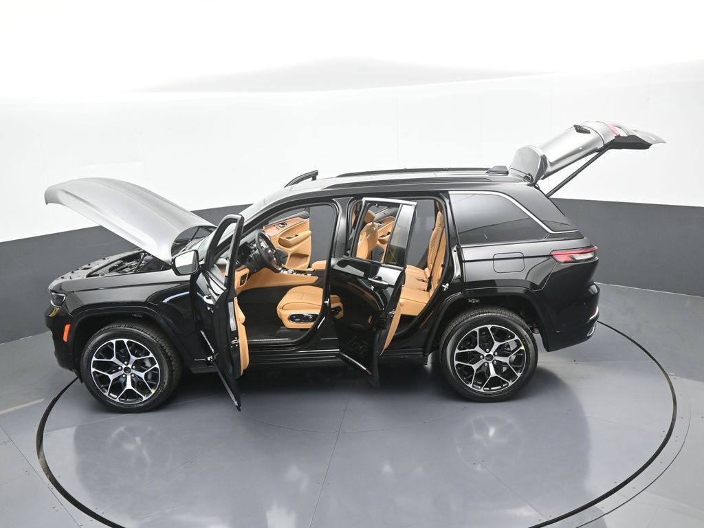 New 2025 Diamond Black Crystal Pearlcoat Jeep Summit image 69