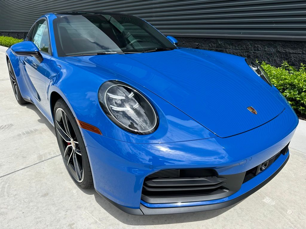 Thumbnail: 2025 Porsche 911 - 10