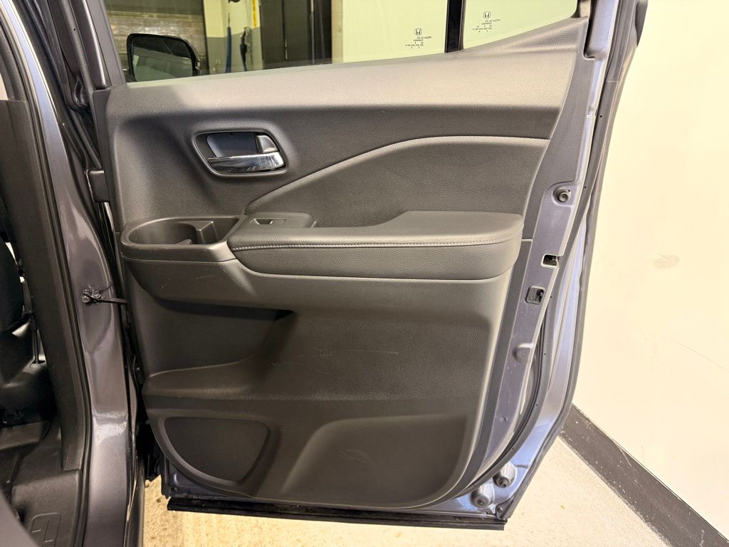 Thumbnail: 2019 Honda Ridgeline - 25