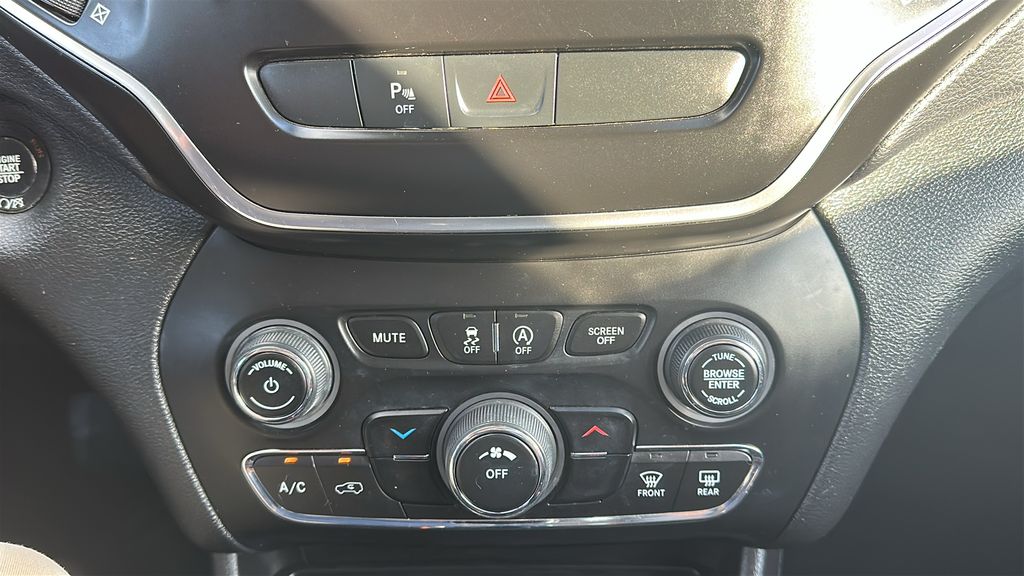 2020 Jeep Cherokee Latitude Plus Gray at South Houston Nissan