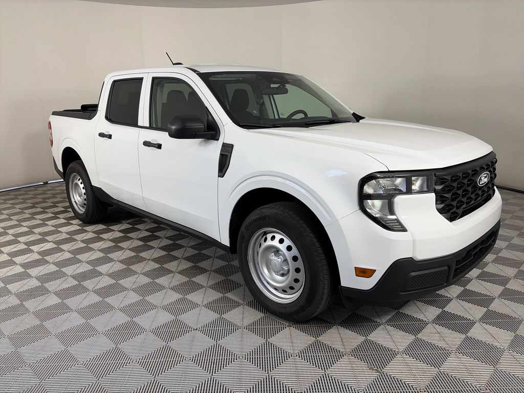 Oxford White 2025 Ford Maverick XL SuperCrew FWD Pickup Truck Front-Wheel Drive Continuously Variable Transmission