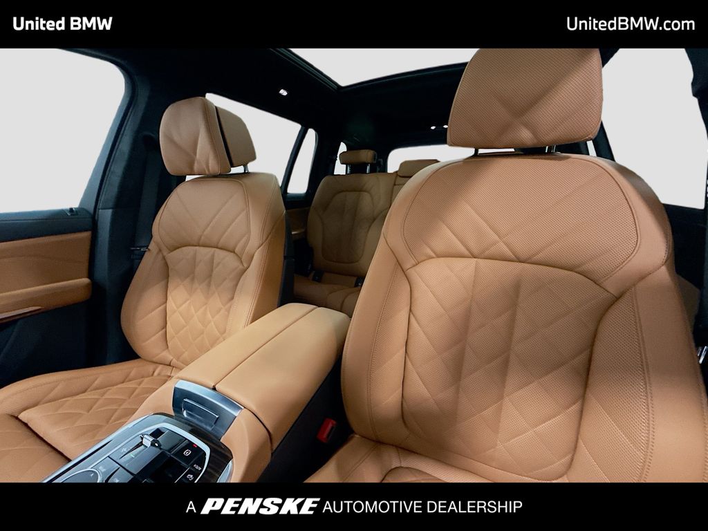 Thumbnail: 2026 BMW X7 - 5