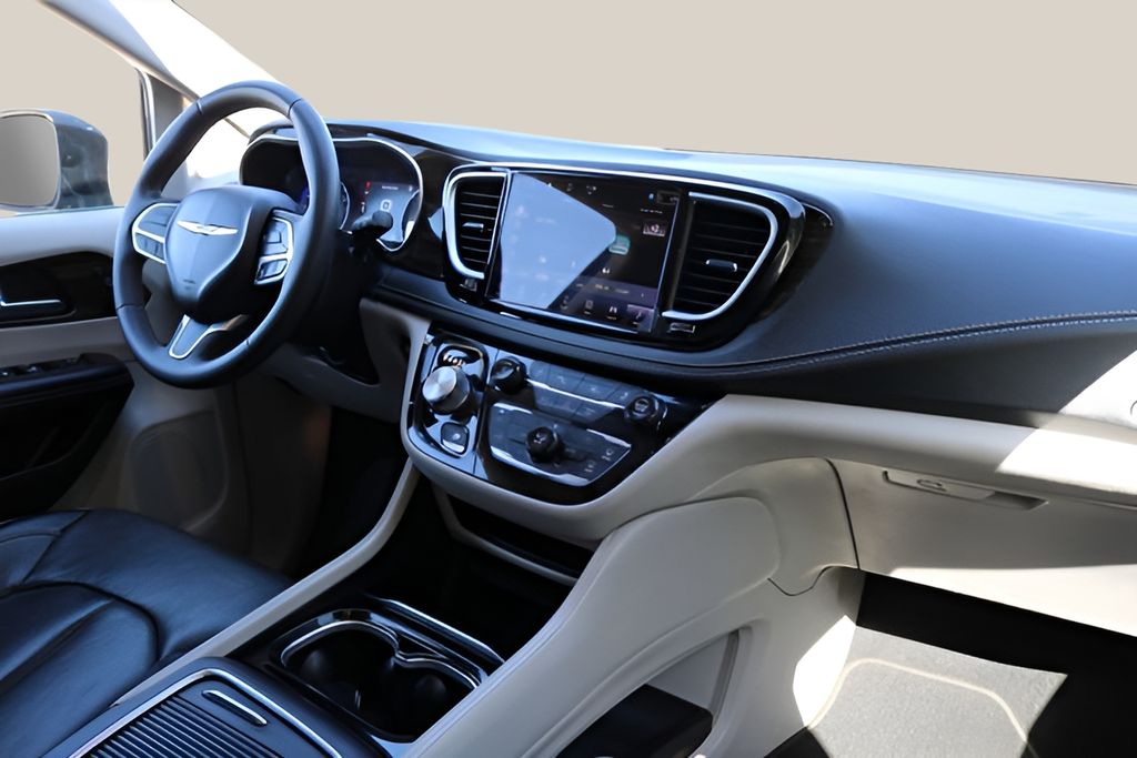 Used Car 2023 Chrysler Pacifica  Limited For Sale Under $30,000 In Austin, Texas