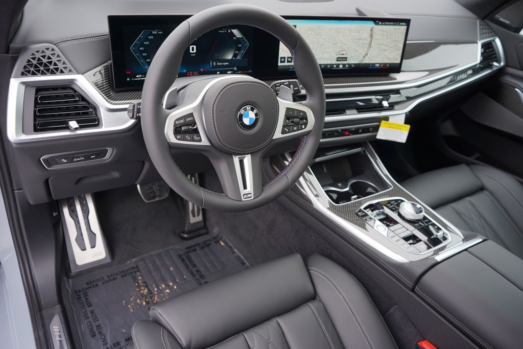 2025 BMW X7 M60i 13