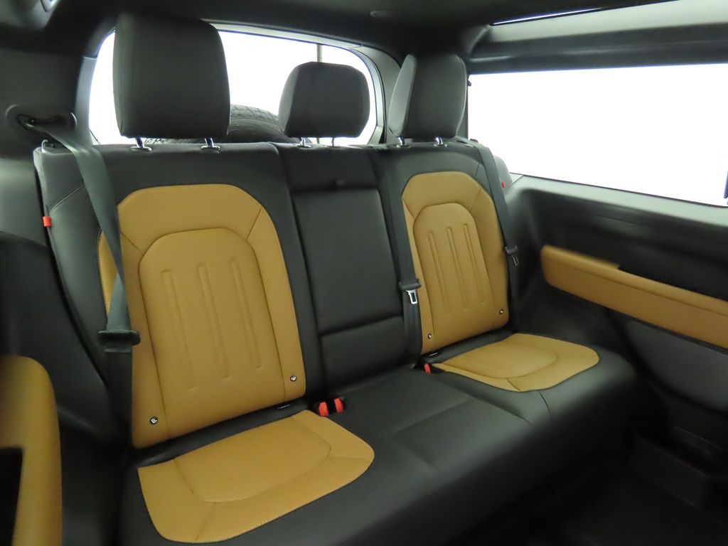 2023 Land Rover Defender 90 23