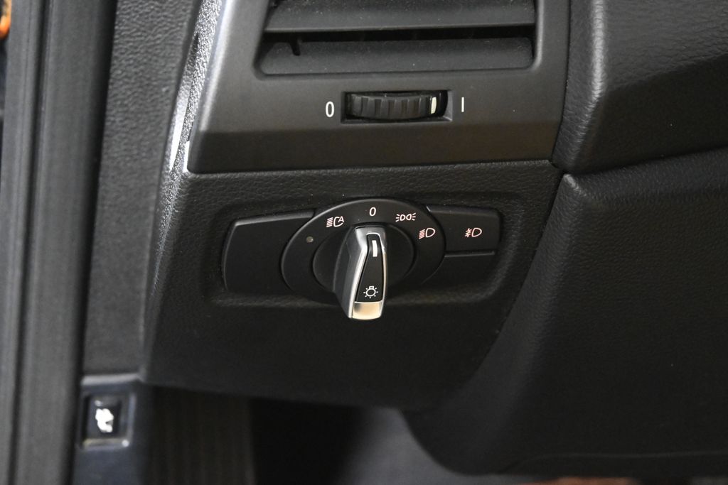 Thumbnail: 2013 BMW 1 Series - 32